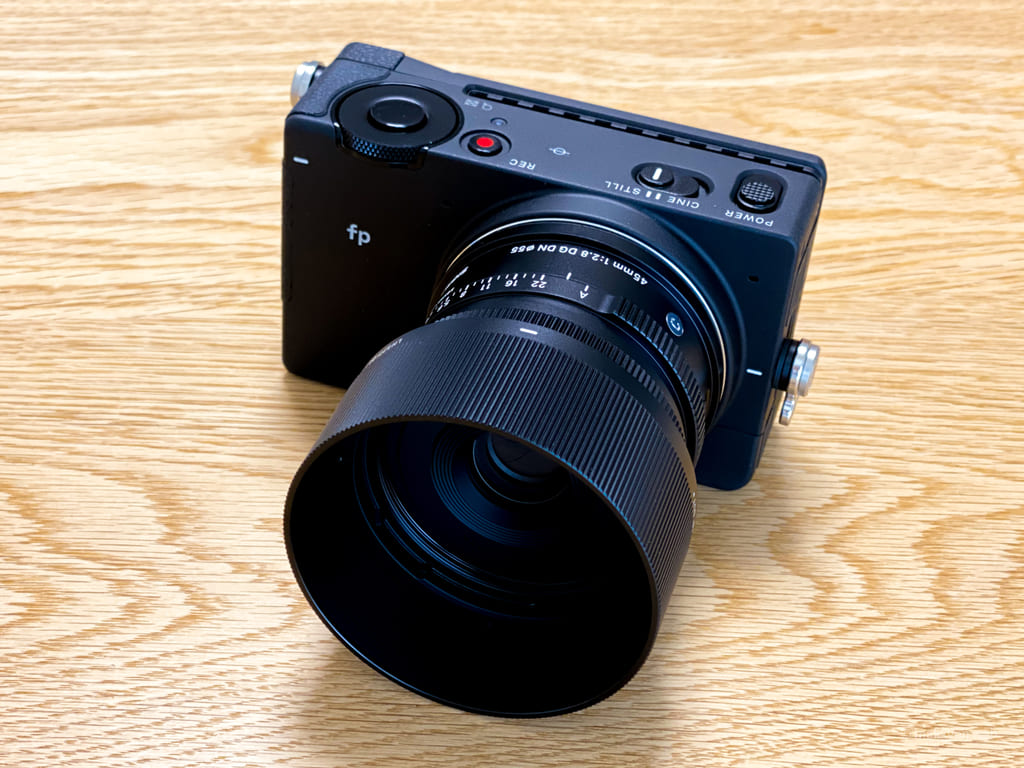 シグマ fp 45mm F2.8 DG DN レンズキット - デジタル一眼カメラ
